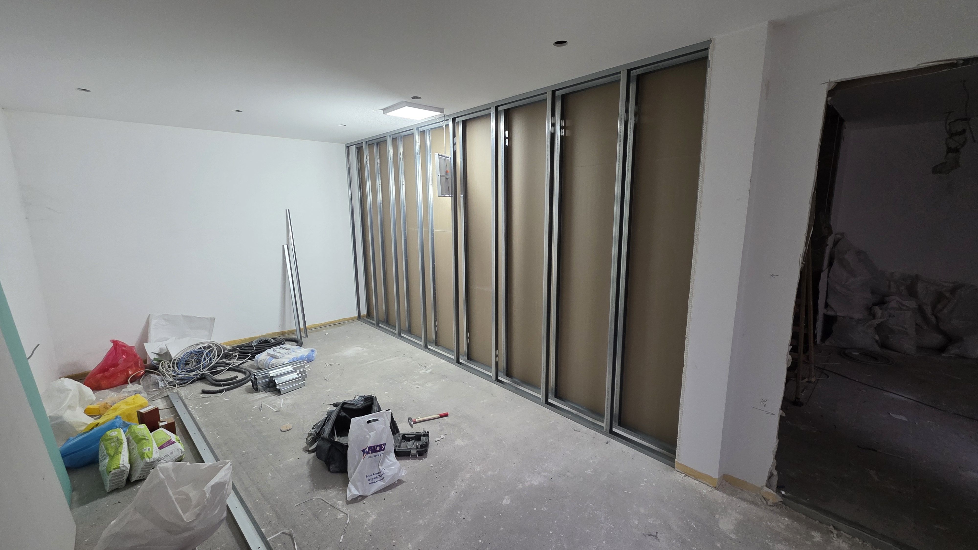 Rekonstrukcija stana: renoviranje i adaptacija stana na Dedinju